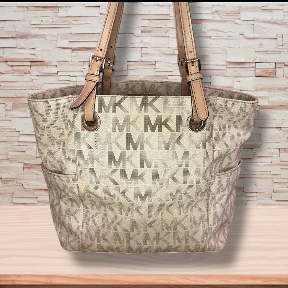 Michael Kors Cream and Tan Tote Bag EUC - Picture 2 of 6